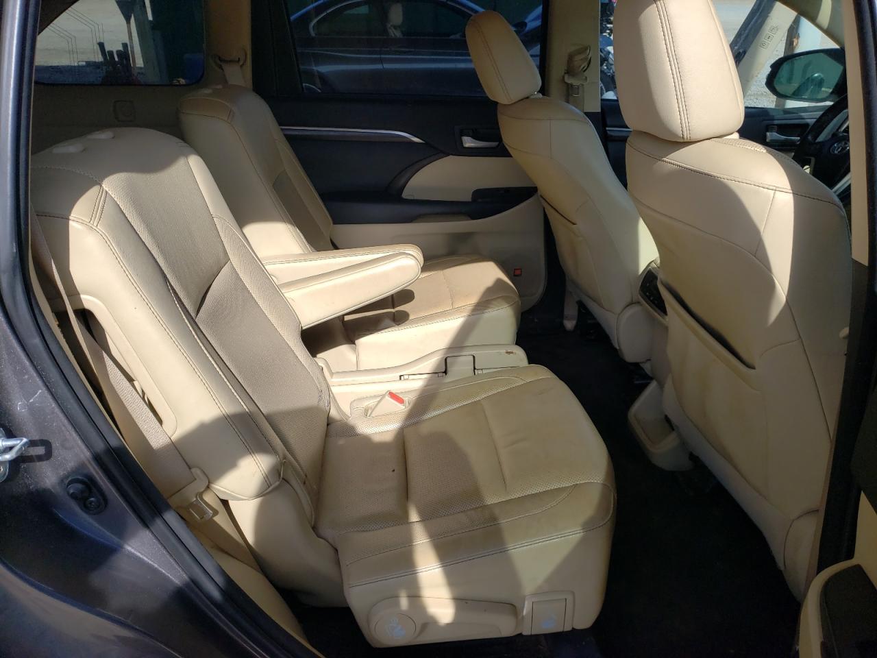 2015 Toyota Highlander Limited VIN: 5TDYKRFH0FS041460 Lot: 88229095