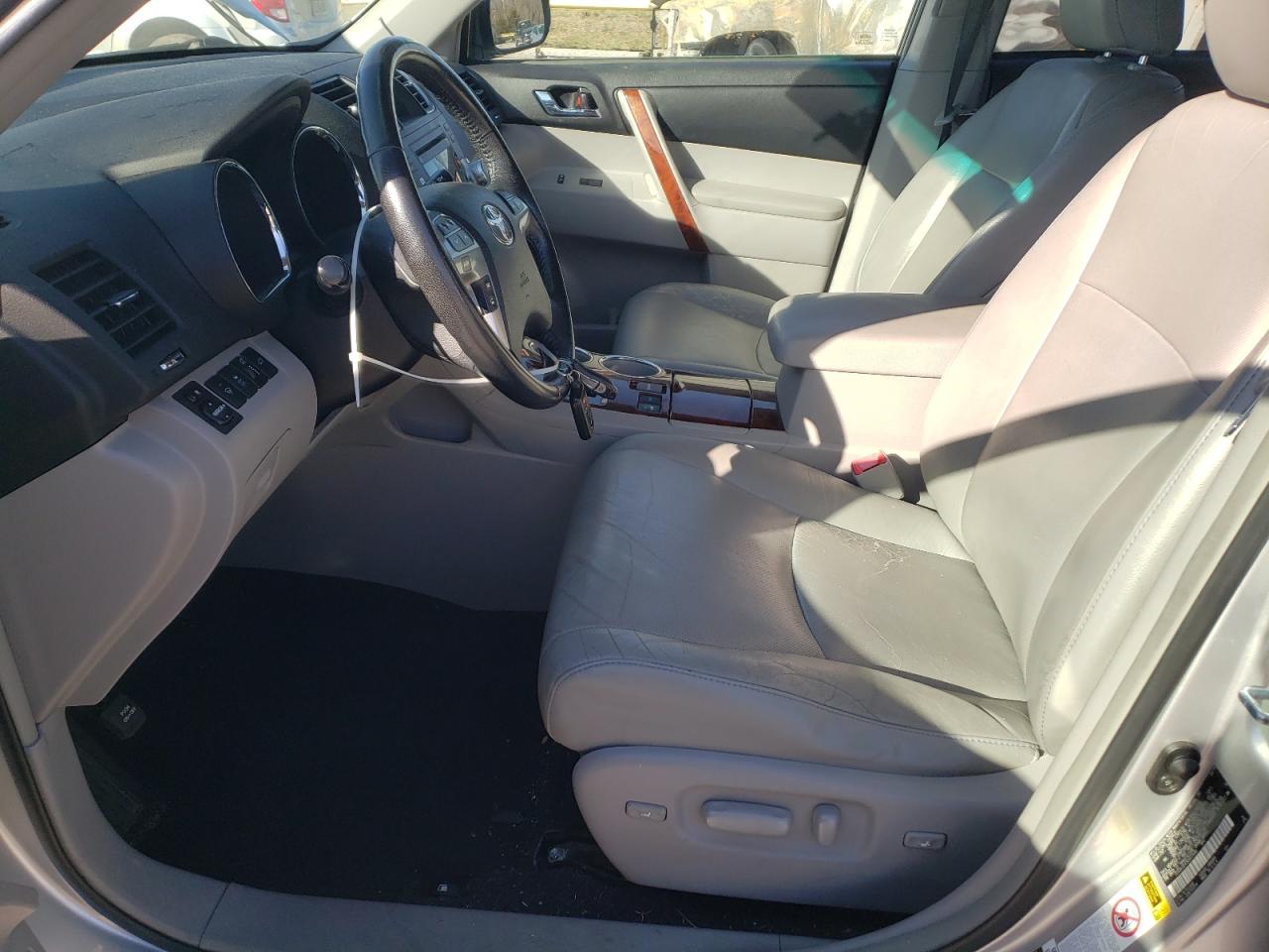 2011 Toyota Highlander - Image 7