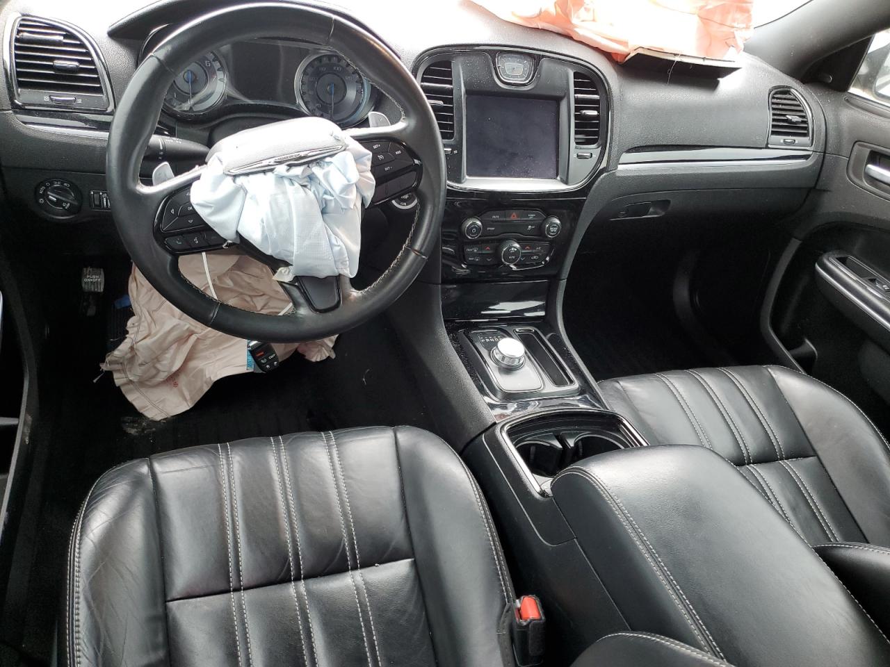 2019 Chrysler 300 - Image 8