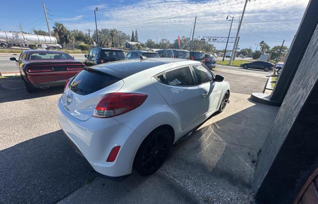 Coupet HYUNDAI VELOSTER 2012 White