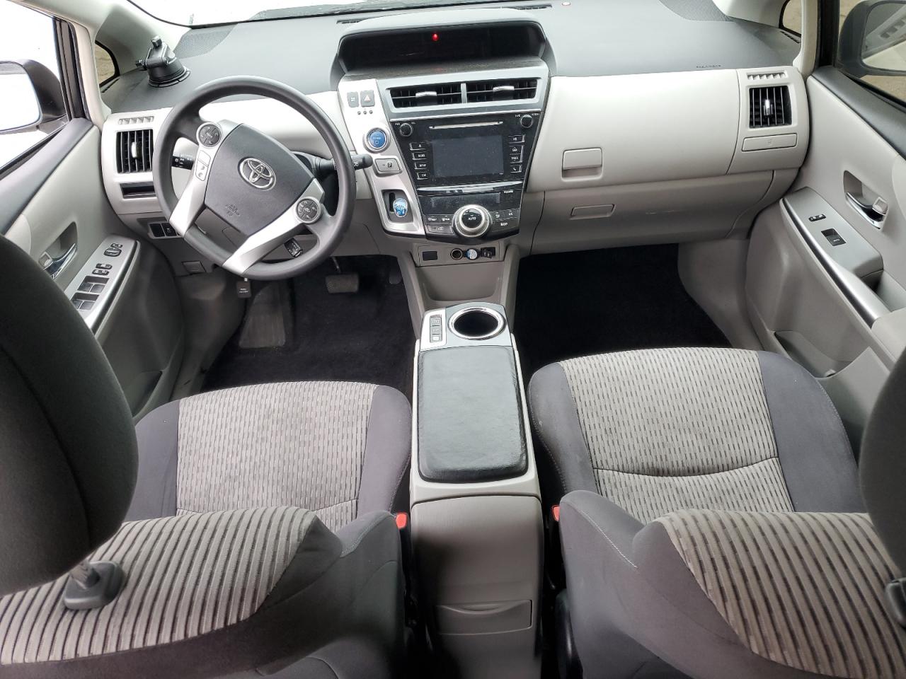 2016 Toyota Prius - Image 8