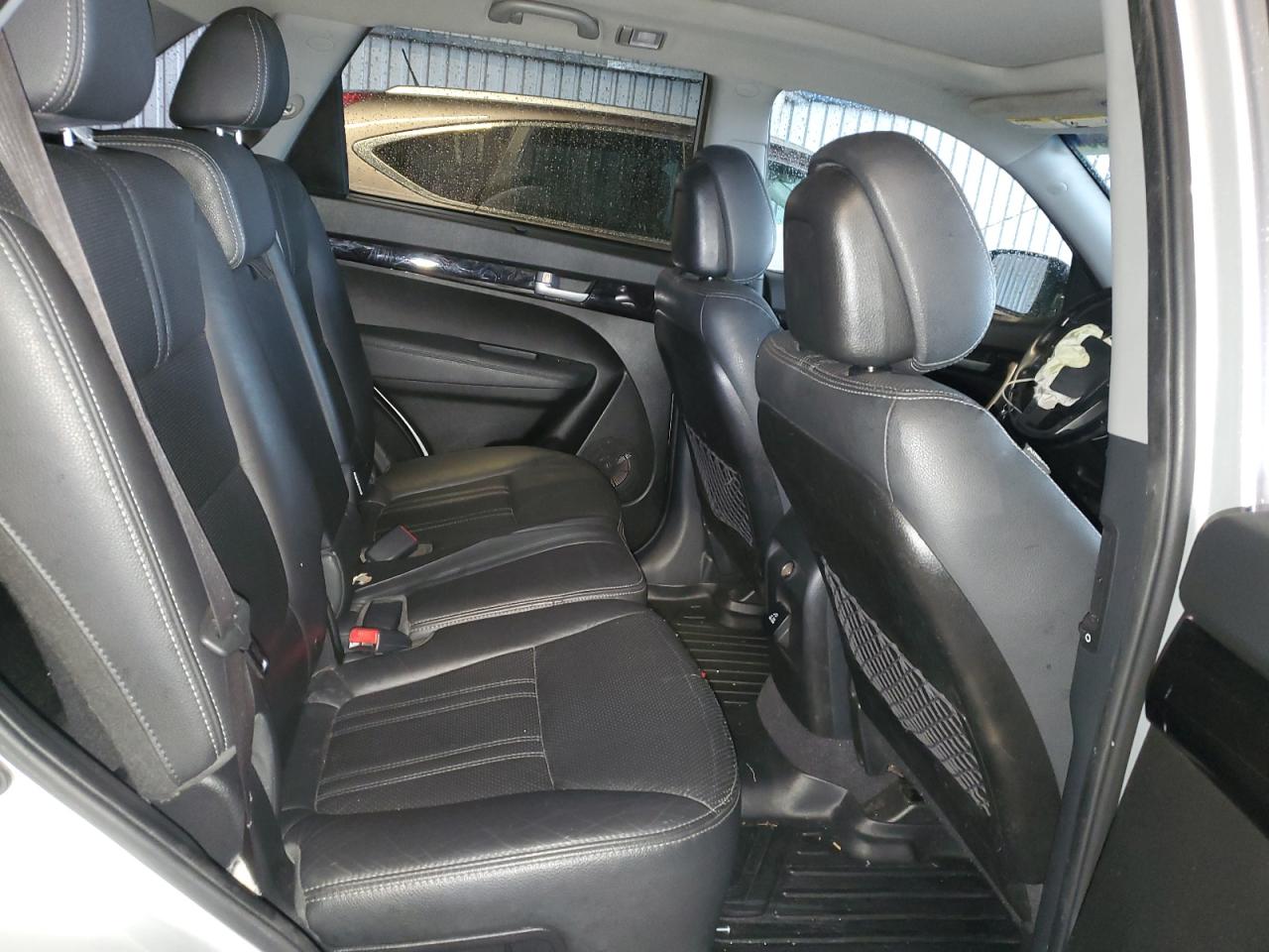 2015 Kia Sorento - Image 11