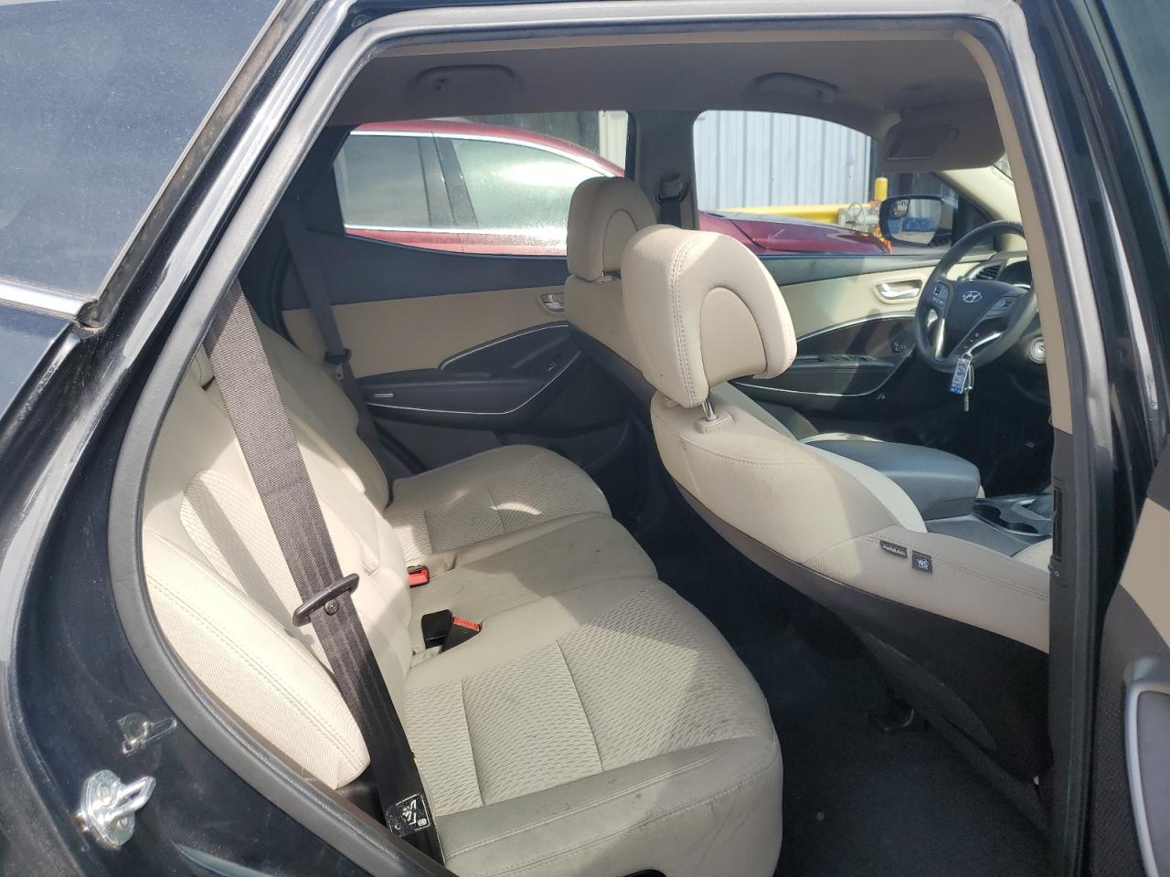 2017 Hyundai Santa Fe - Image 10