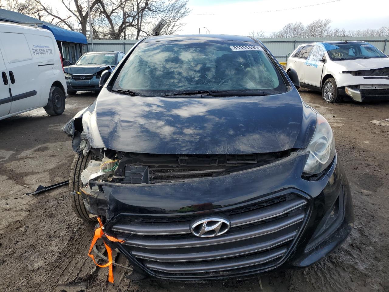 2017 Hyundai Elantra - Image 5