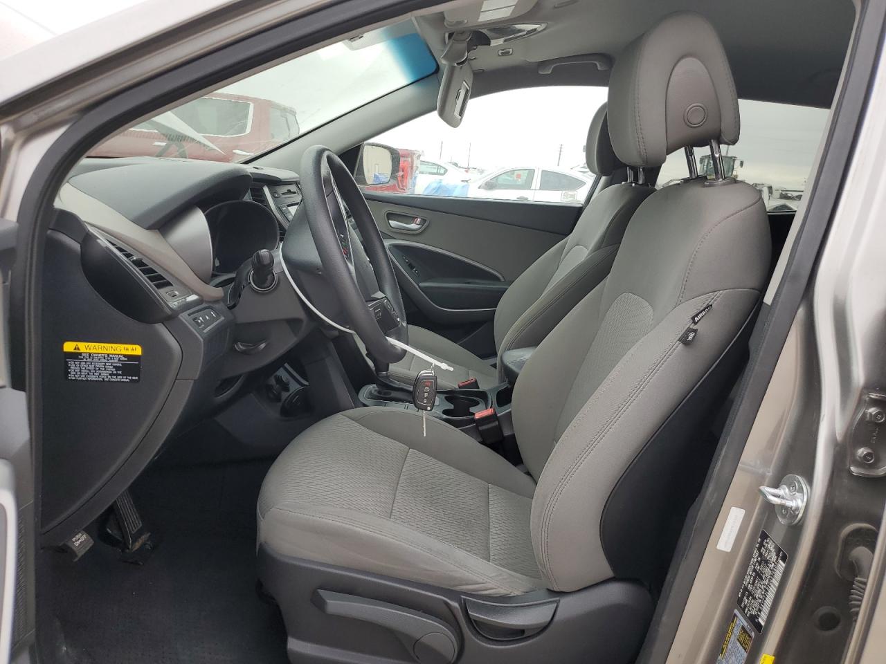 2016 Hyundai Santa Fe - Image 7