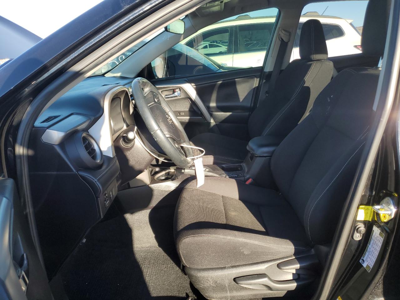 2018 Toyota RAV 4 - Image 7