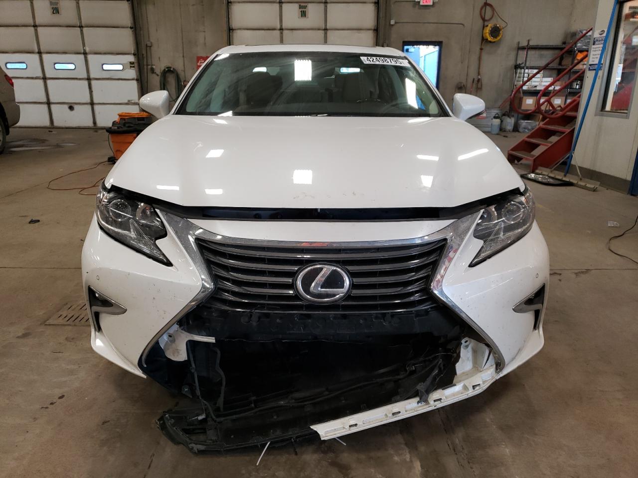 2016 Lexus ES - Image 5