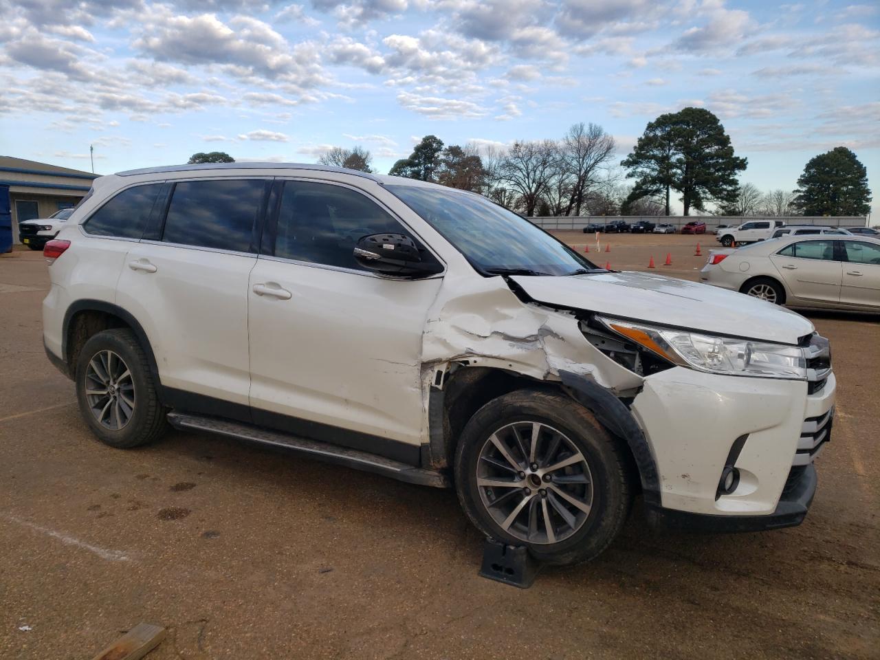 2019 Toyota Highlander - Image 4
