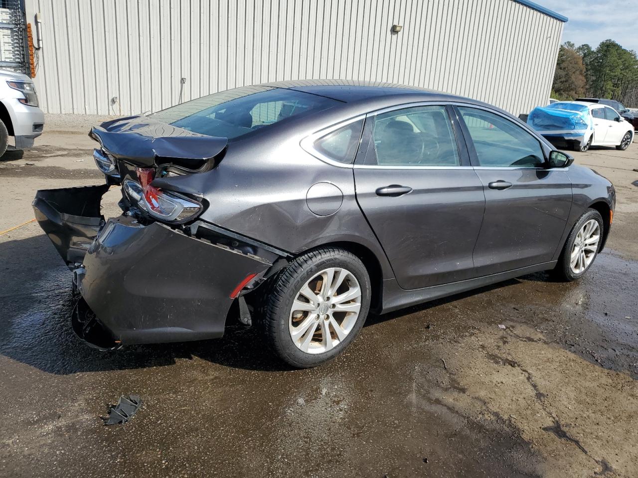 2015 Chrysler 200 - Image 3
