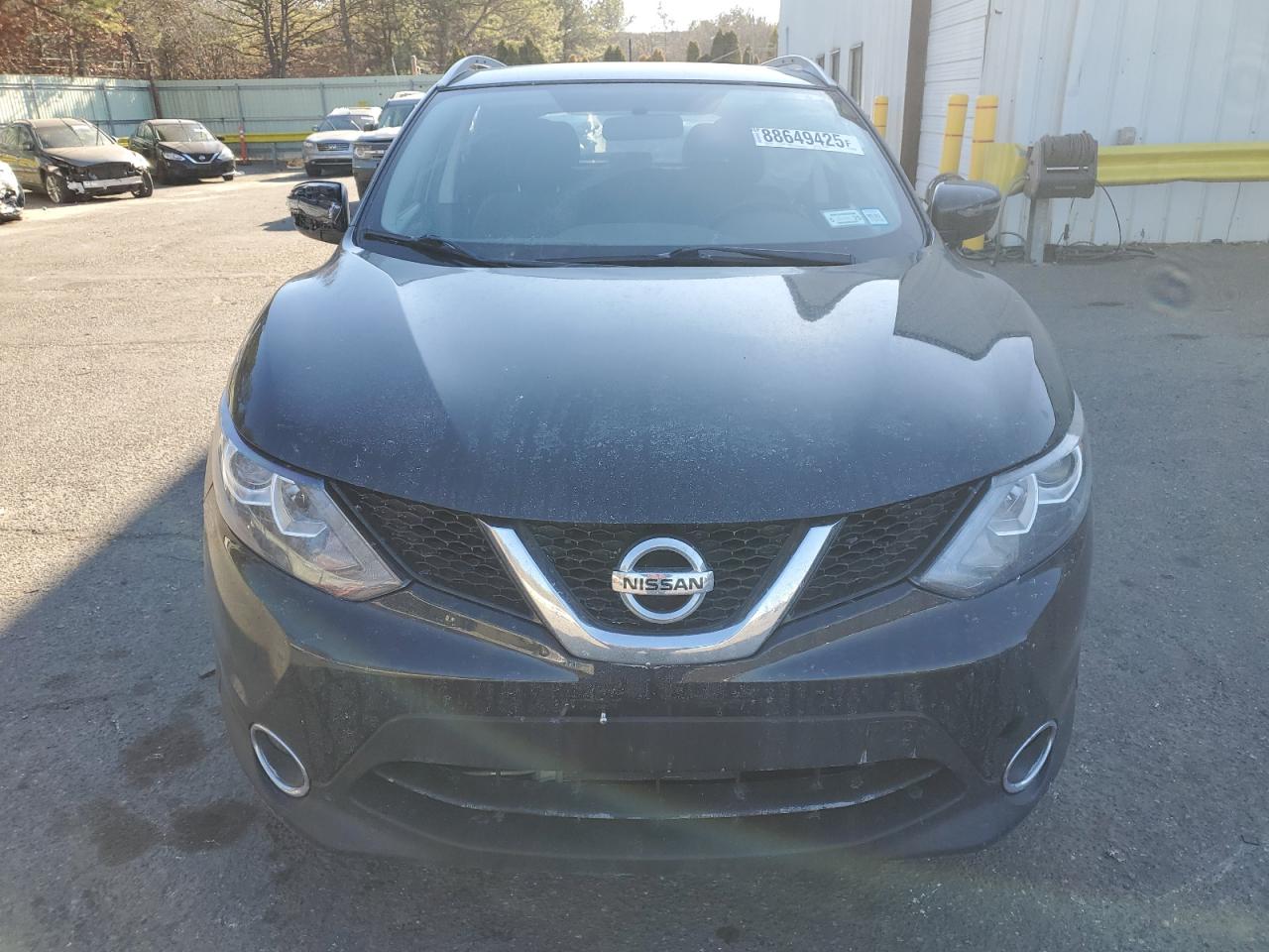 2017 Nissan Rogue - Image 5