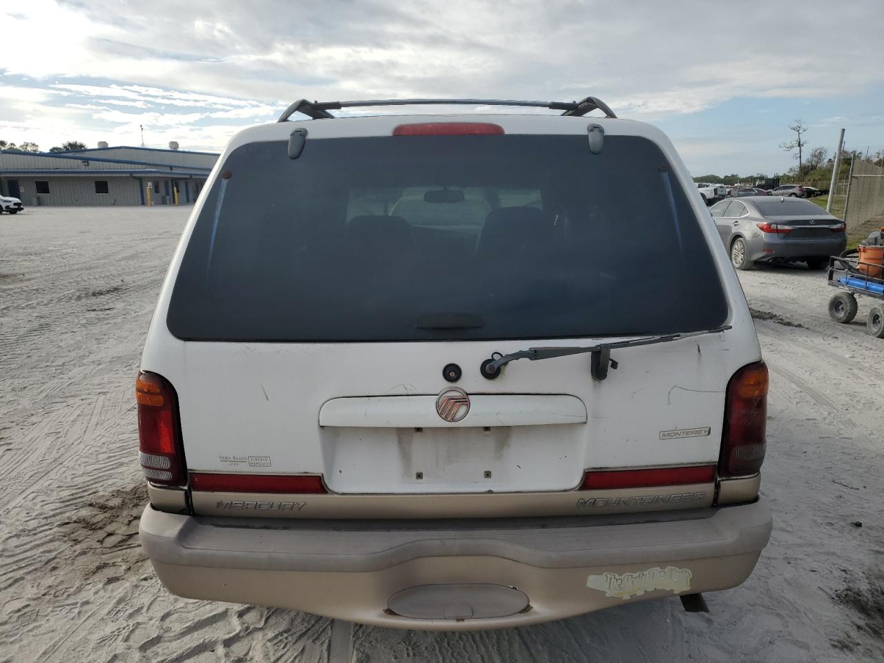 2000 Mercury Mountaineer - Image 6
