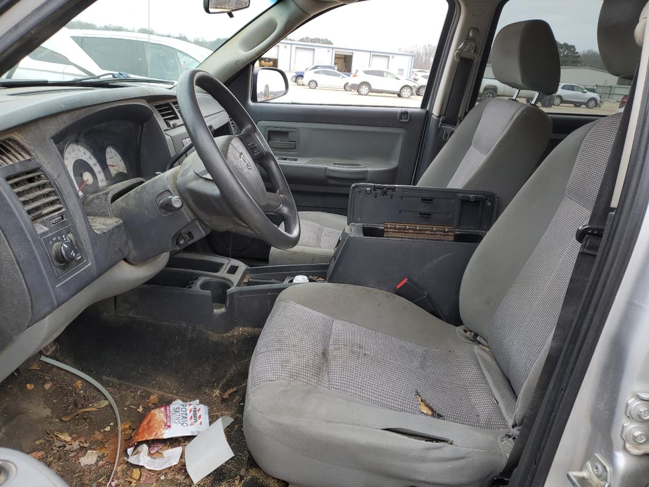 2010 Dodge Dakota - Image 7