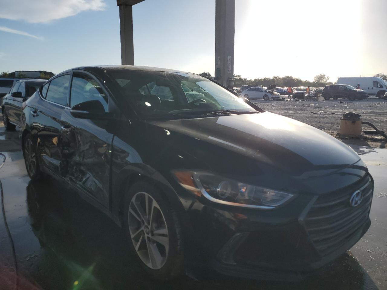 2017 Hyundai Elantra - Image 4