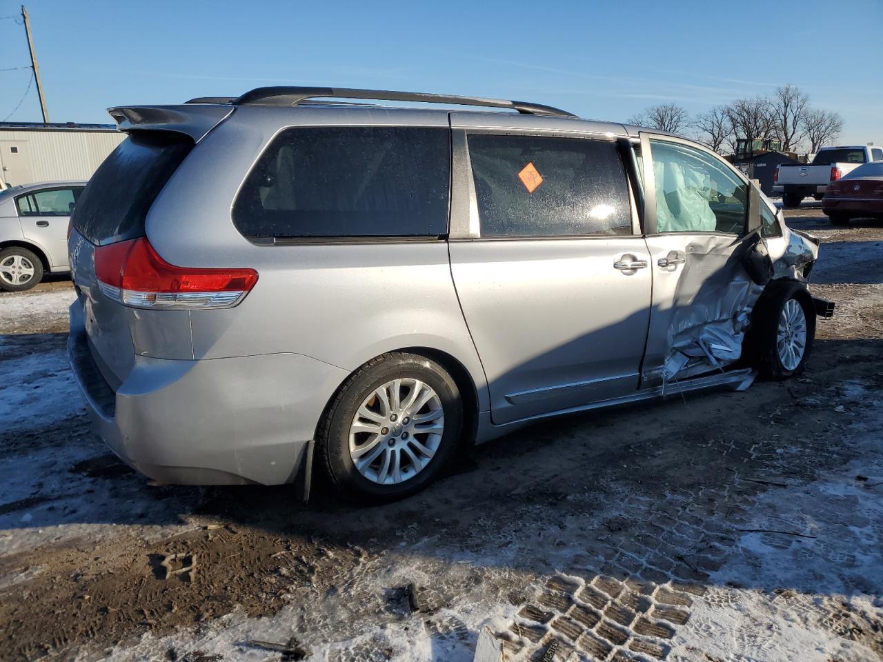 2013 Toyota Sienna - Image 3