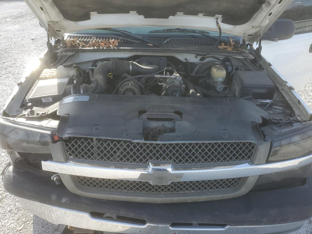 2005 Chevrolet Silverado - Image 11