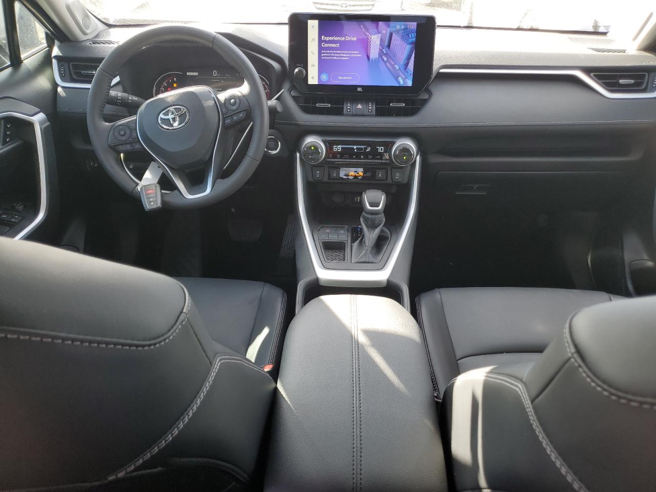 2024 Toyota RAV 4 - Image 8
