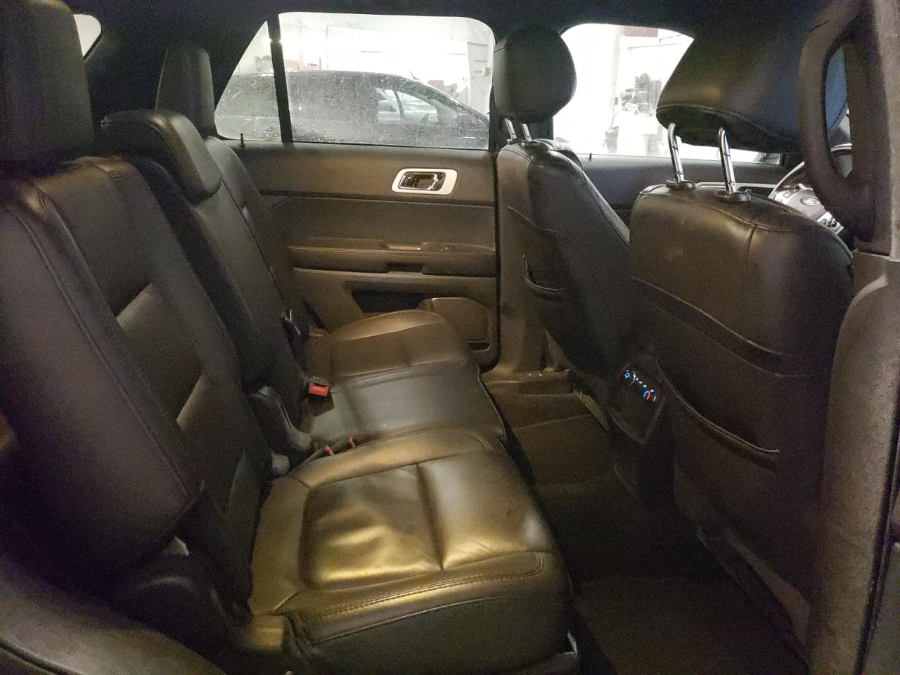 2015 Ford Explorer - Image 11