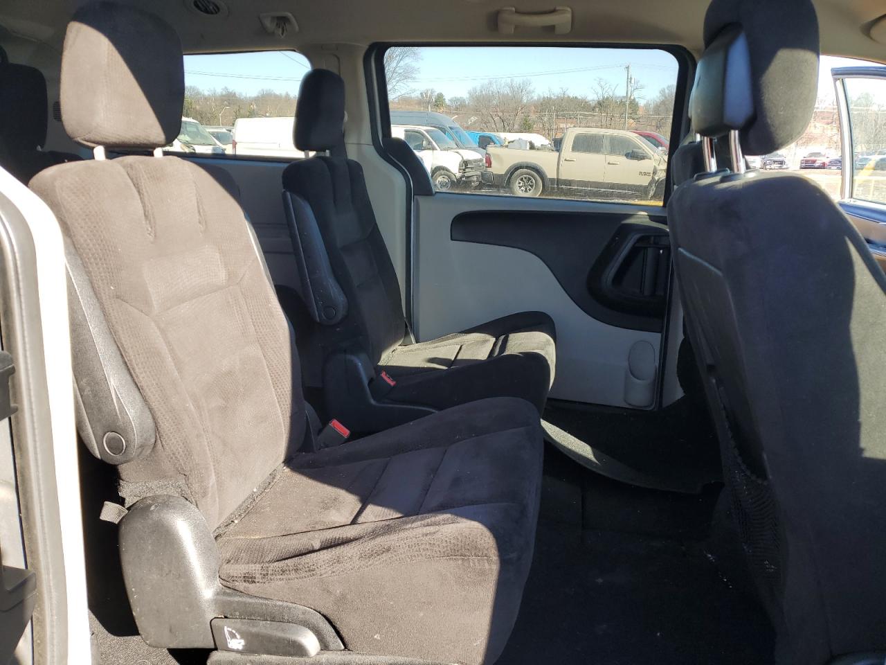 2014 Dodge Caravan - Image 11