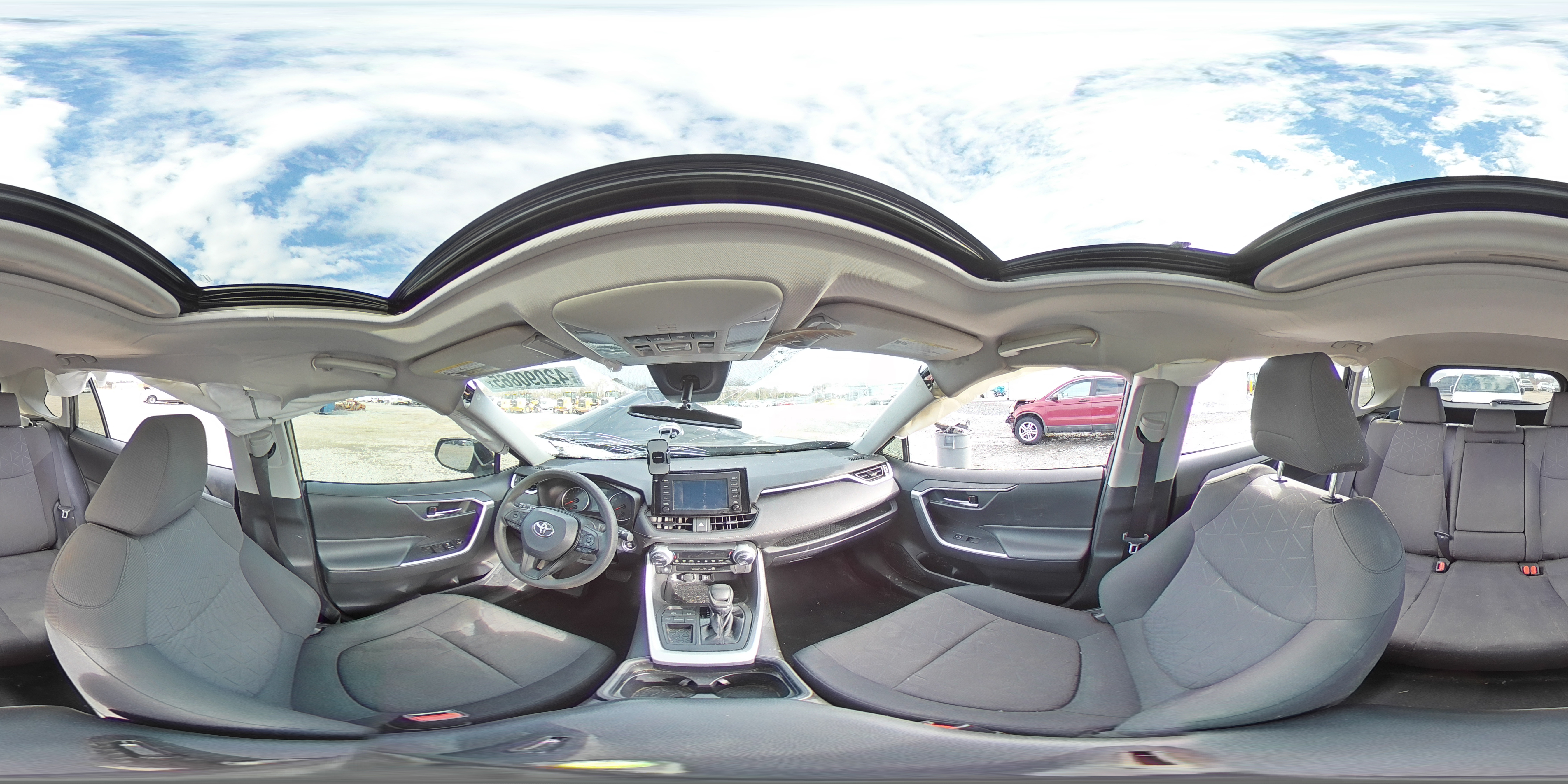 2019 Toyota RAV 4 - Image 16