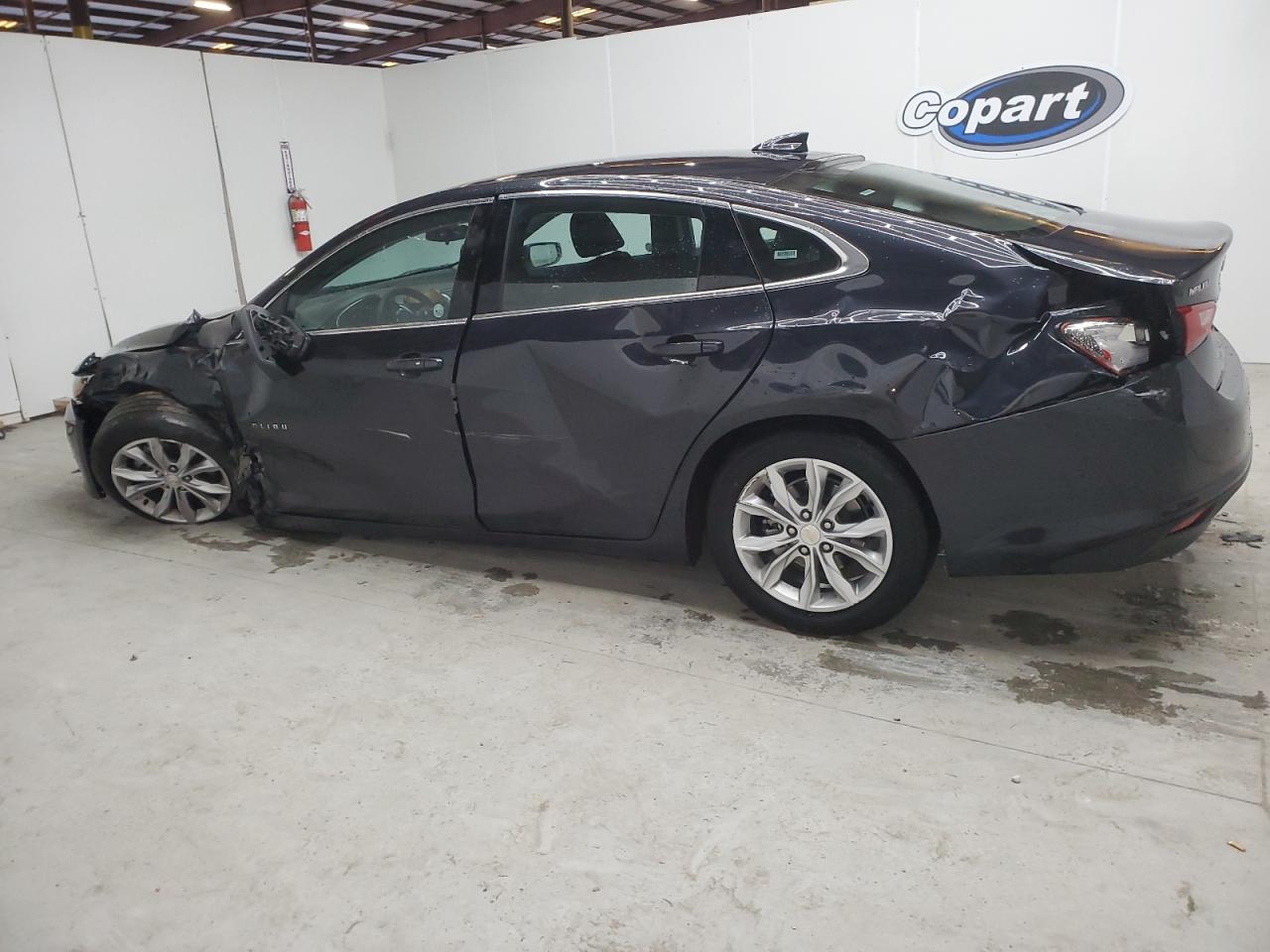 2023 Chevrolet Malibu - Image 2