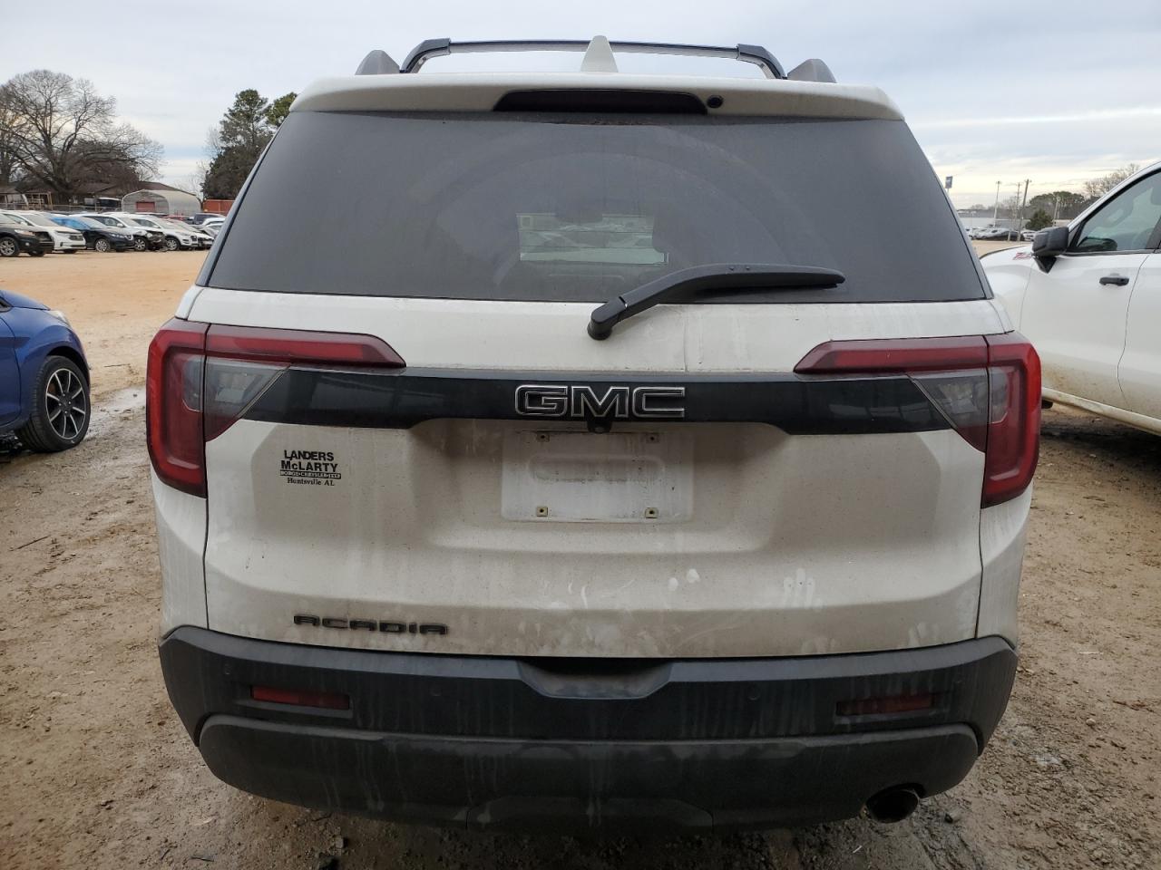 2021 GMC Acadia - Image 6