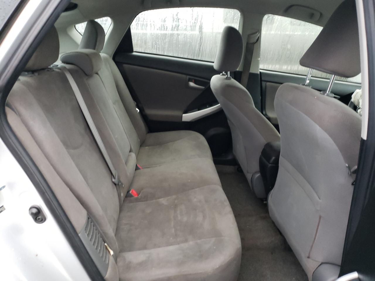 2012 Toyota Prius - Image 10