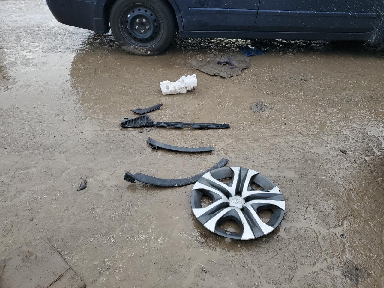 JTMZFREV1JJ197710 TOYOTA RAV4 2018