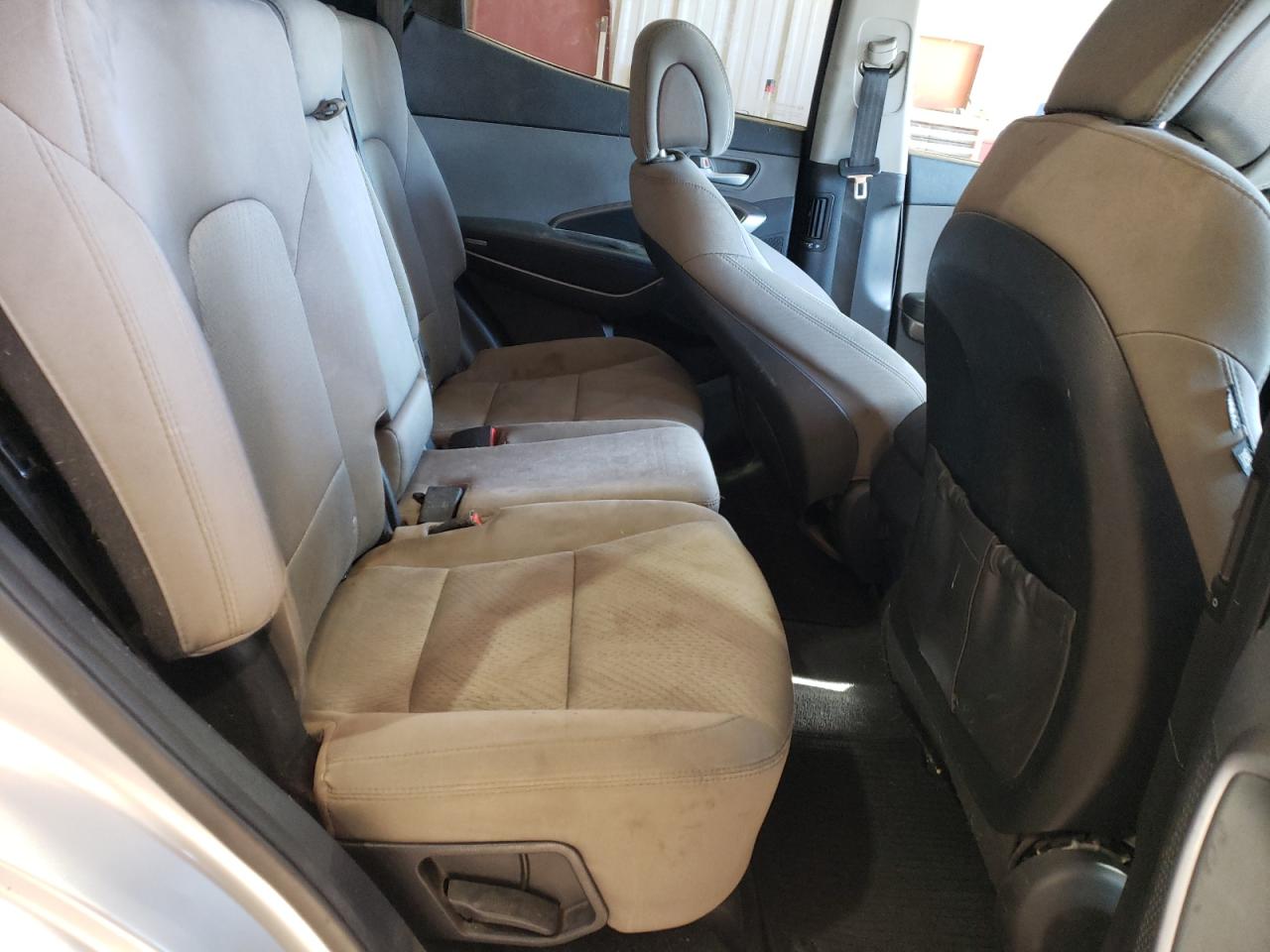 2014 Hyundai Santa Fe - Image 11