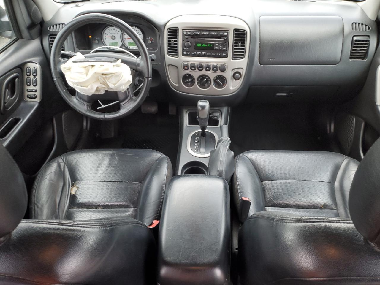 2005 Ford Escape Limited VIN: 1FMCU04115KA15781 Lot: 89275085