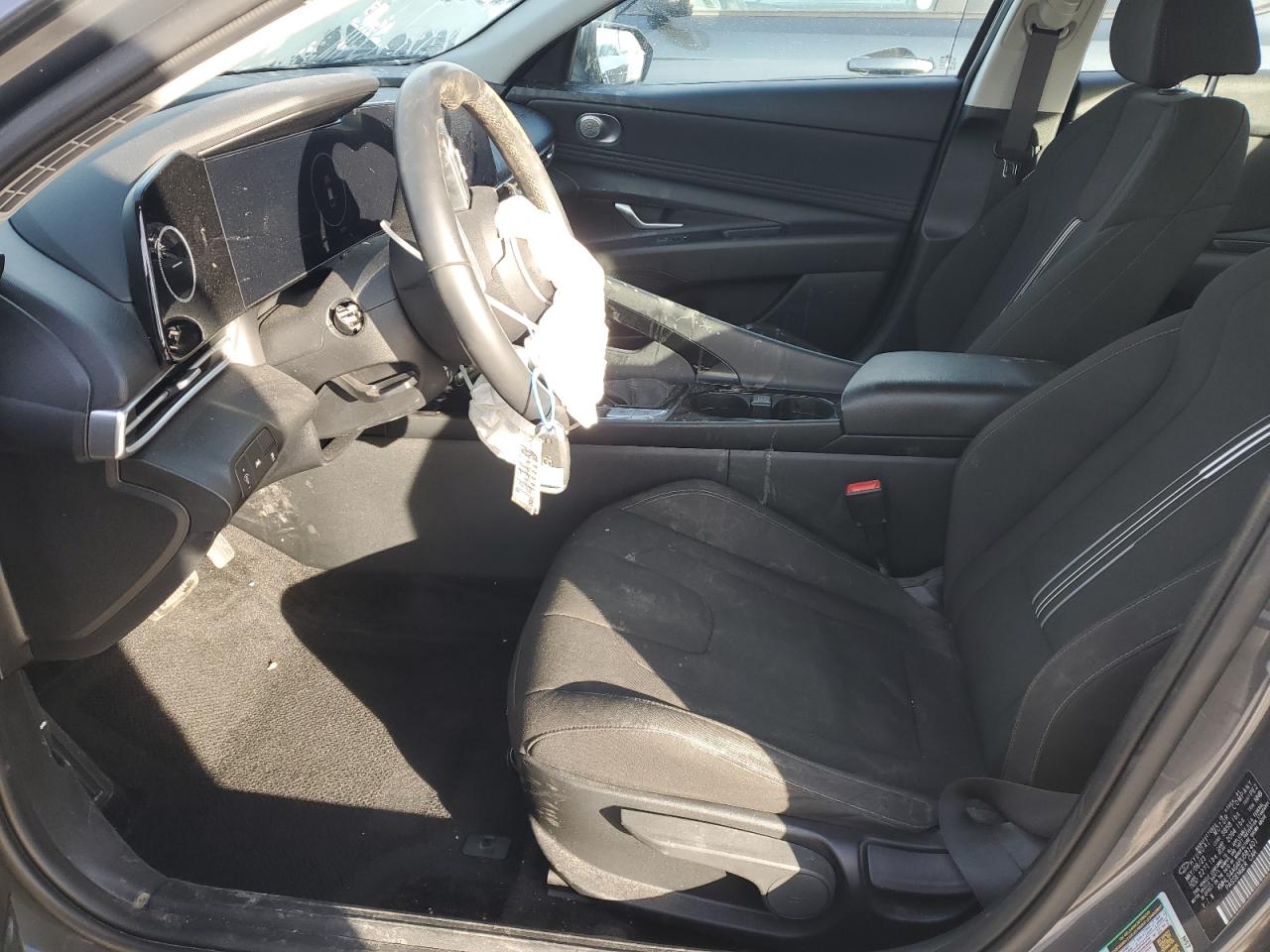 2023 Hyundai Elantra - Image 7