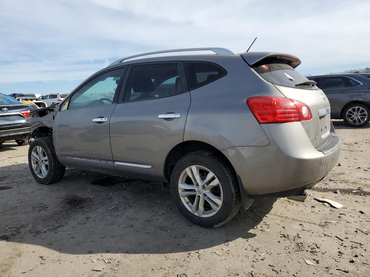 2012 Nissan Rogue - Image 2