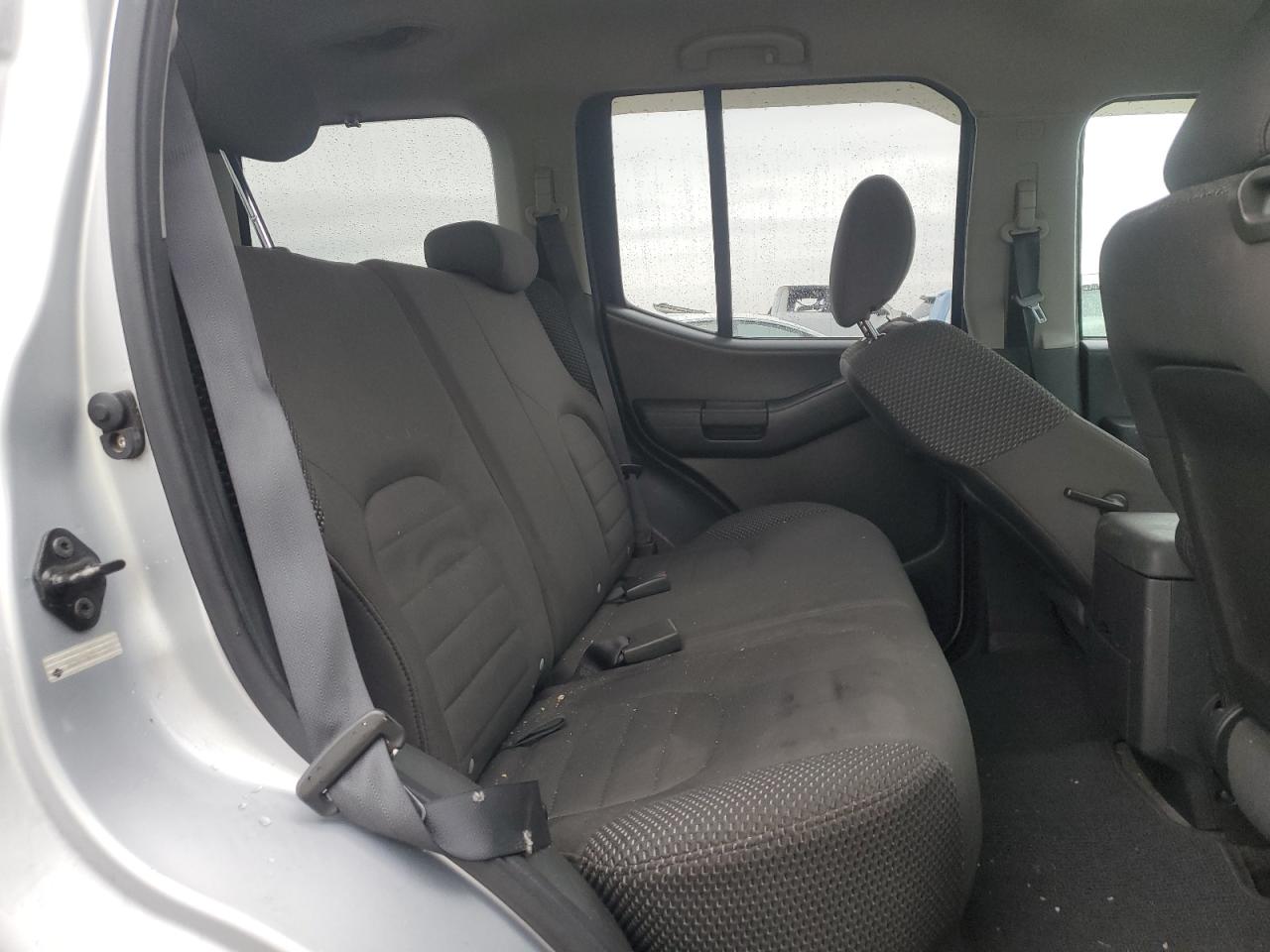 2011 Nissan XTerra - Image 11