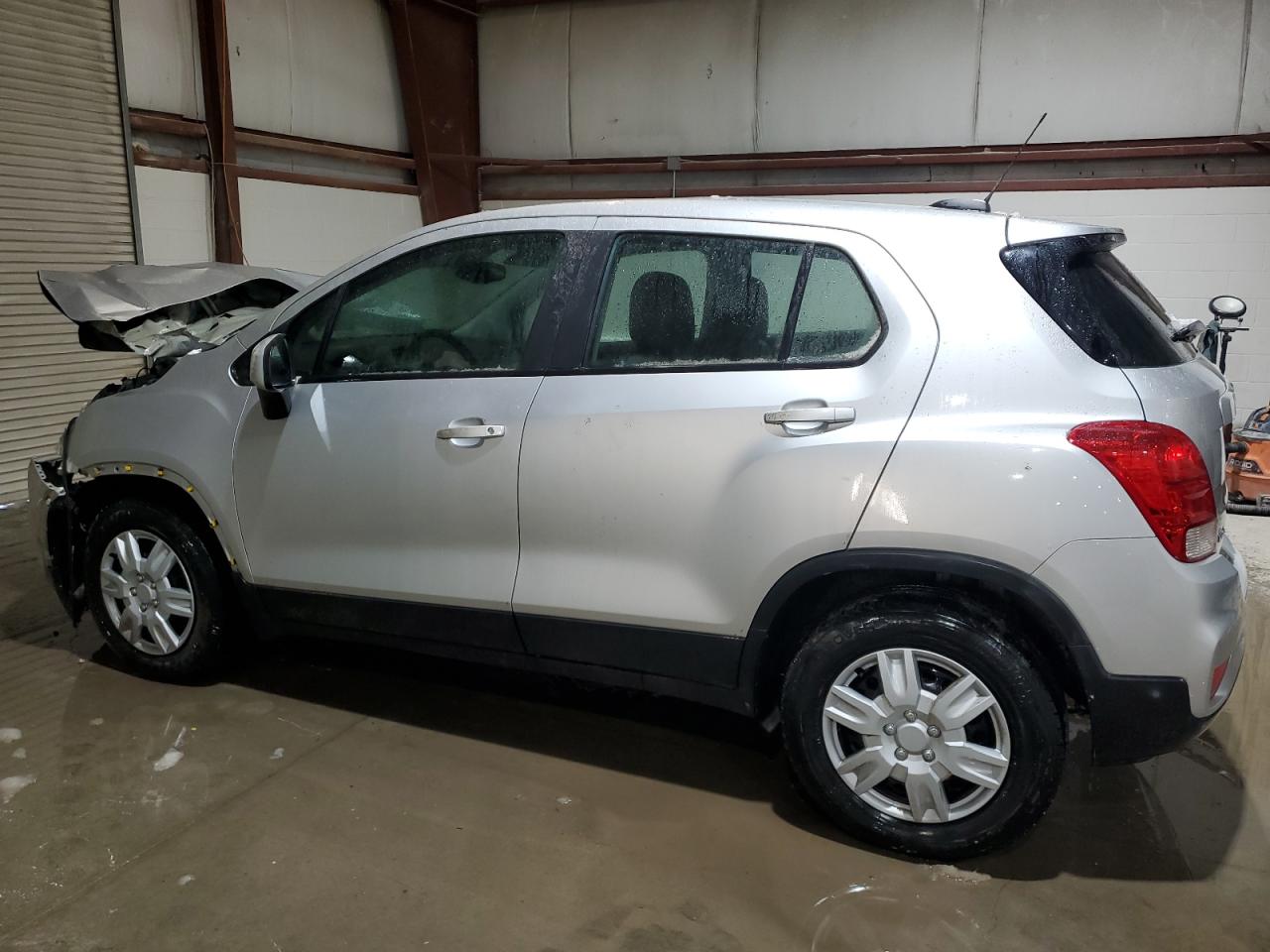 KL7CJKSB8JB563739 CHEVROLET TRAX 2018