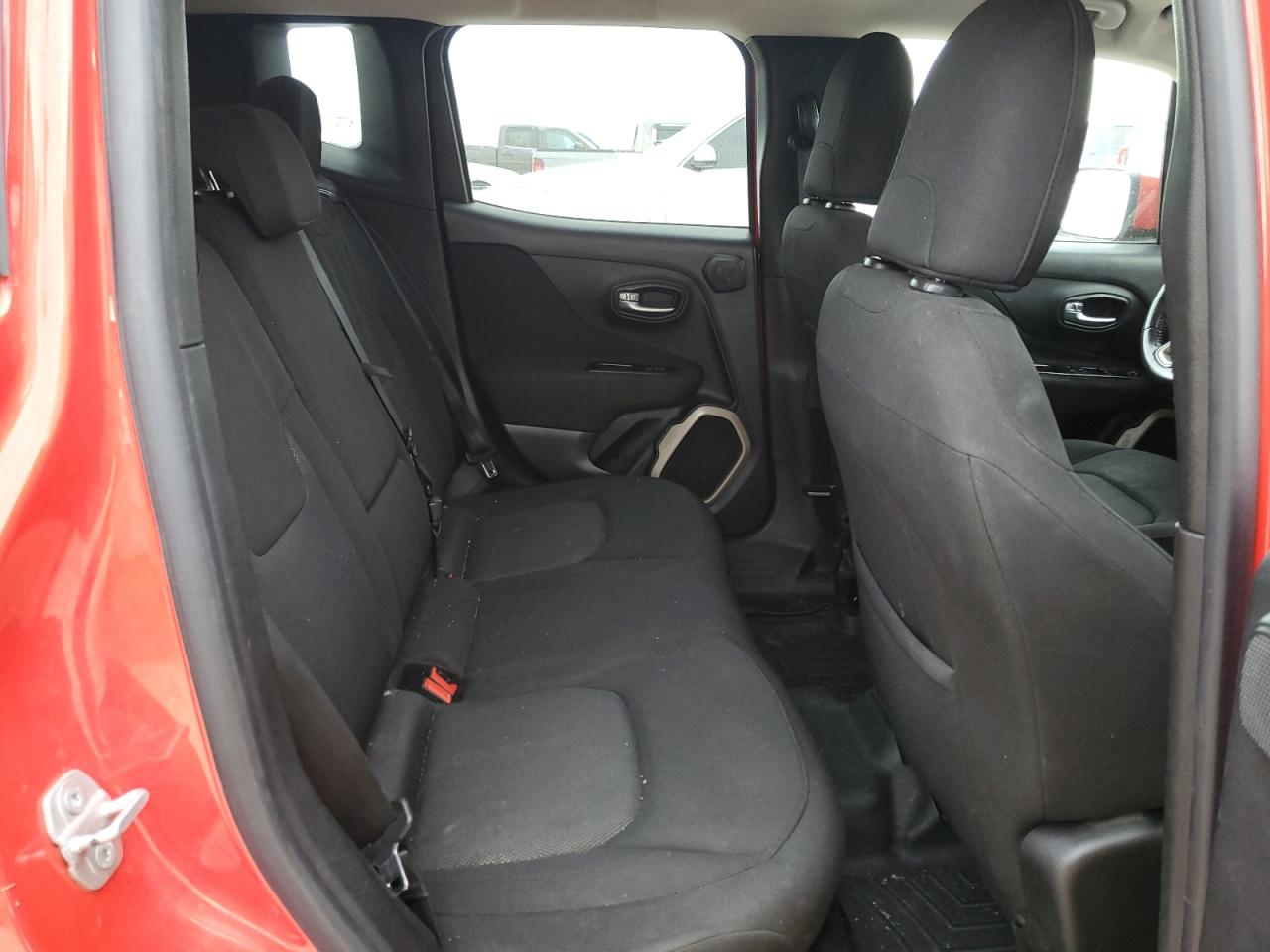 2015 Jeep Renegade - Image 11