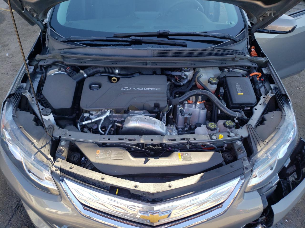 2017 Chevrolet Volt - Image 11