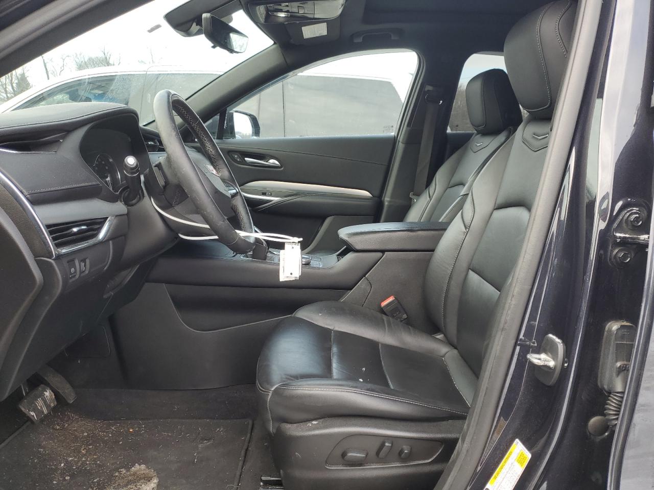 2022 Cadillac XT4 - Image 7