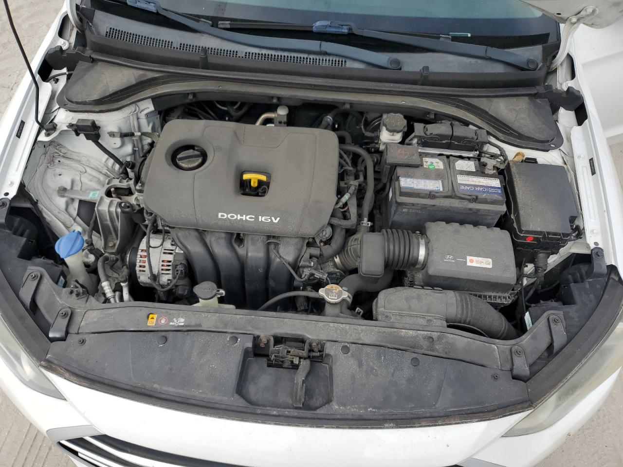 2017 Hyundai Elantra - Image 11