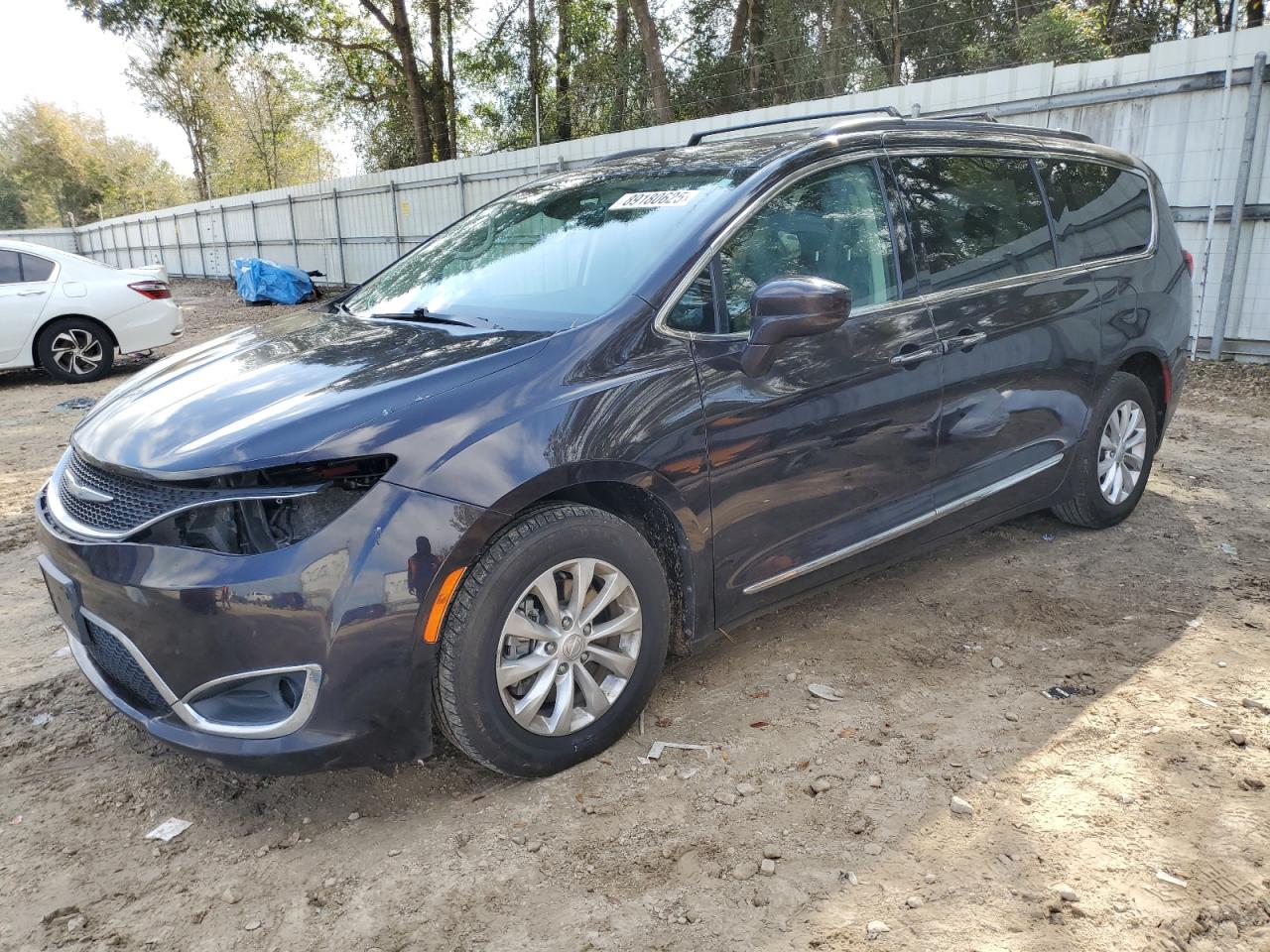2017 Chrysler Pacifica - Image 1