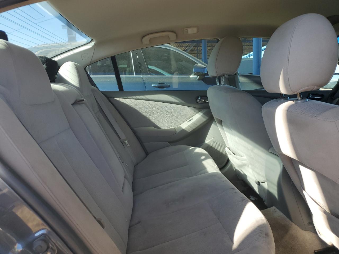 2012 Nissan Altima - Image 10