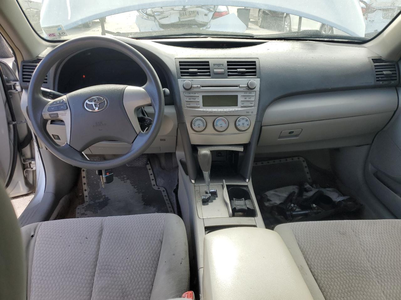 2010 Toyota Camry - Image 8