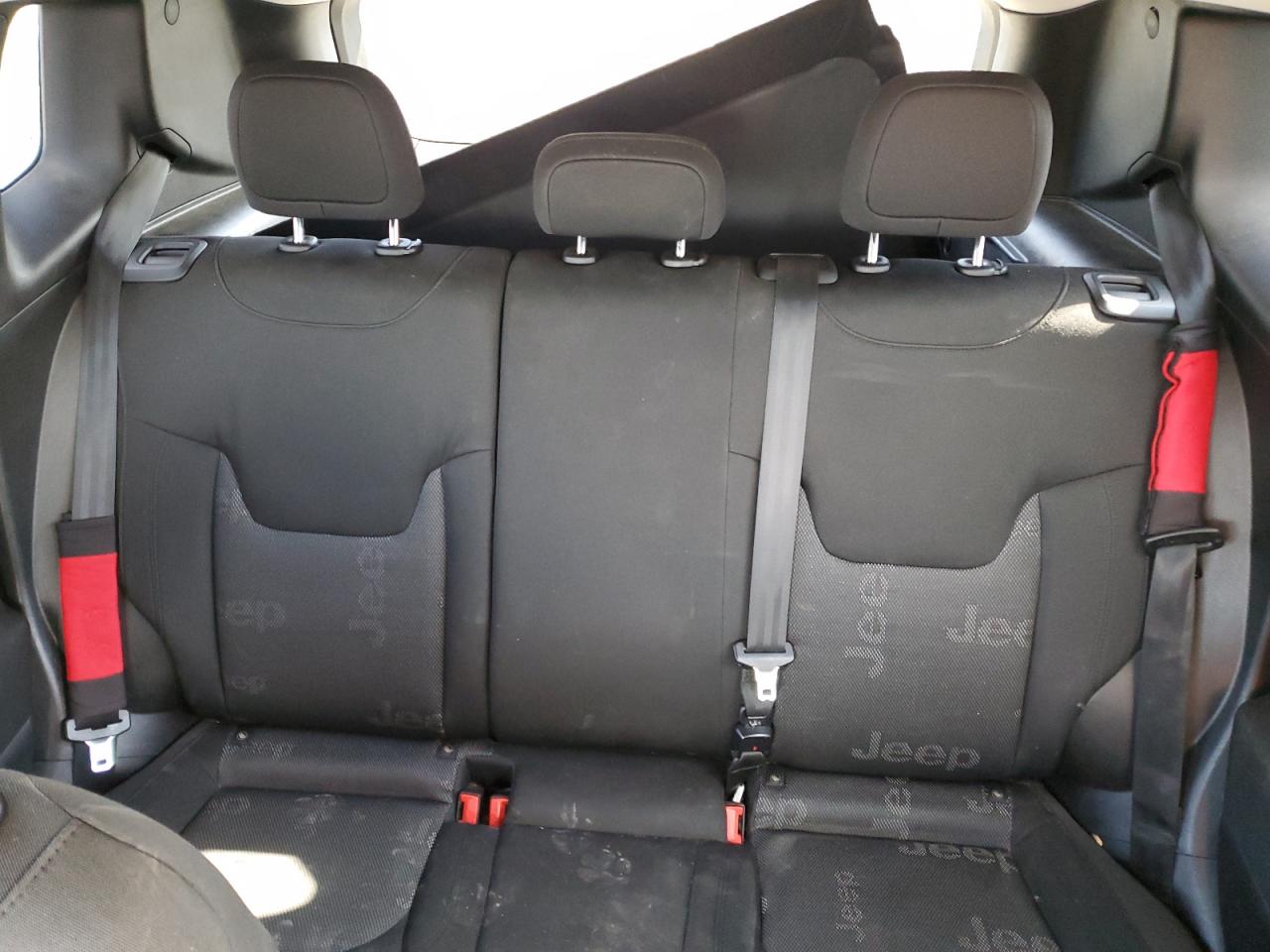 2016 Jeep Renegade - Image 10