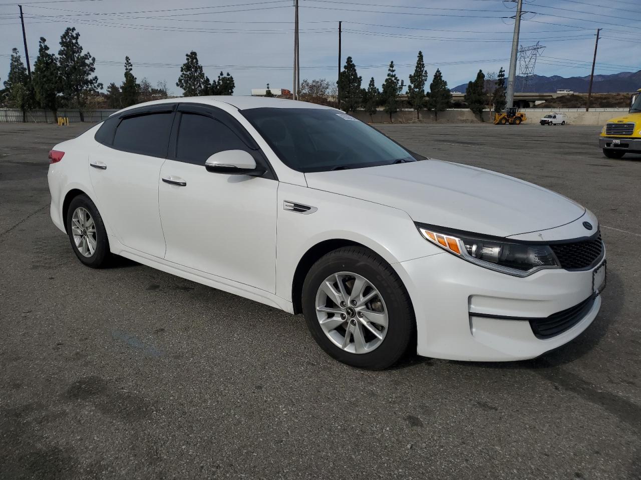 2017 Kia Optima - Image 4