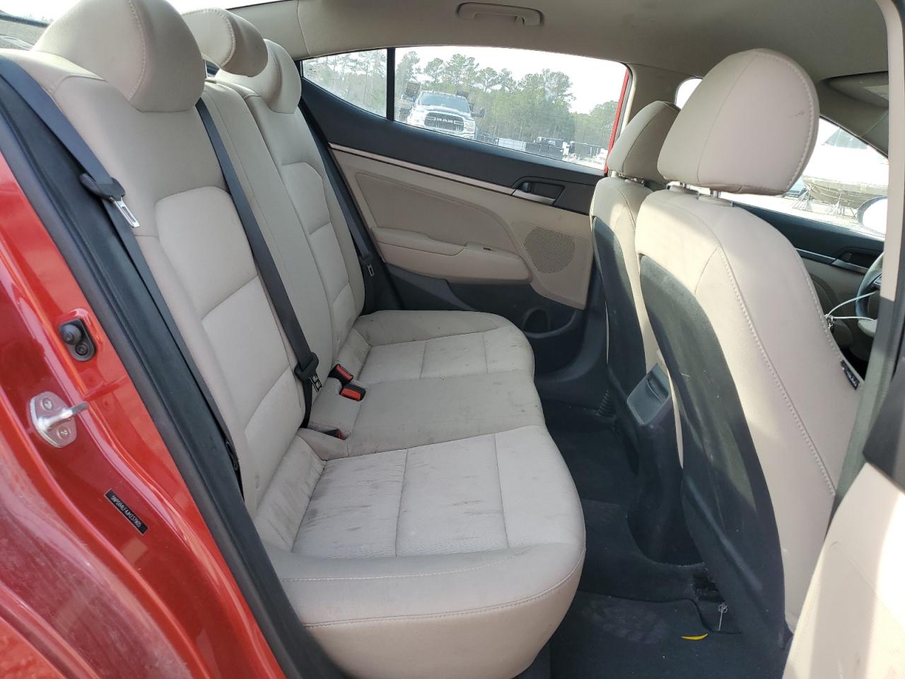 2018 Hyundai Elantra - Image 10