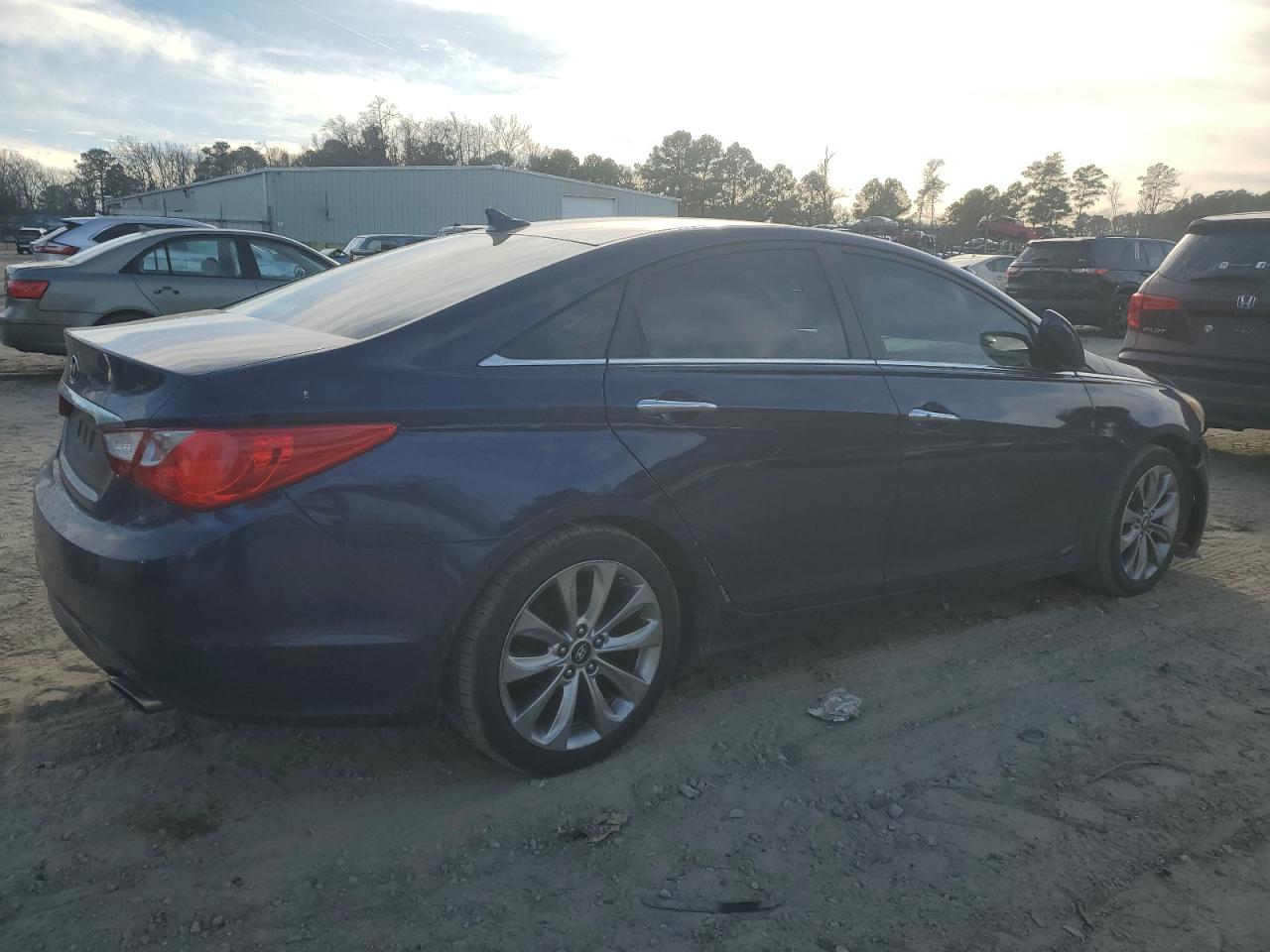 2011 Hyundai Sonata - Image 3