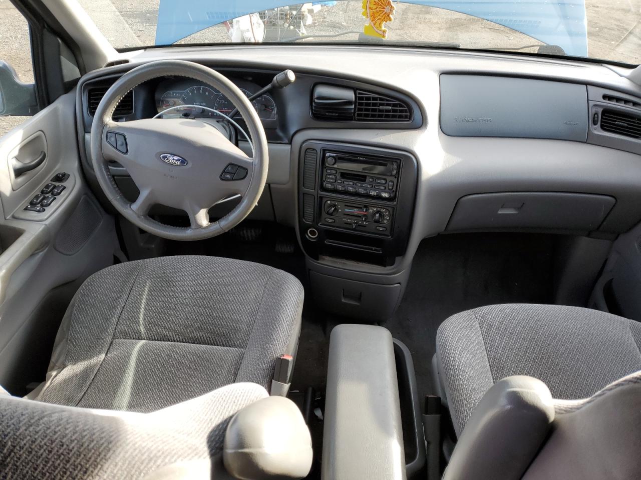 2003 Ford Windstar - Image 8