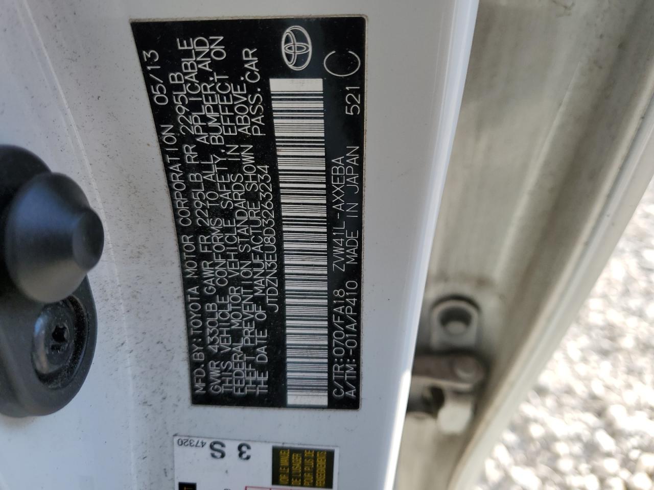 2013 Toyota Prius - Image 12