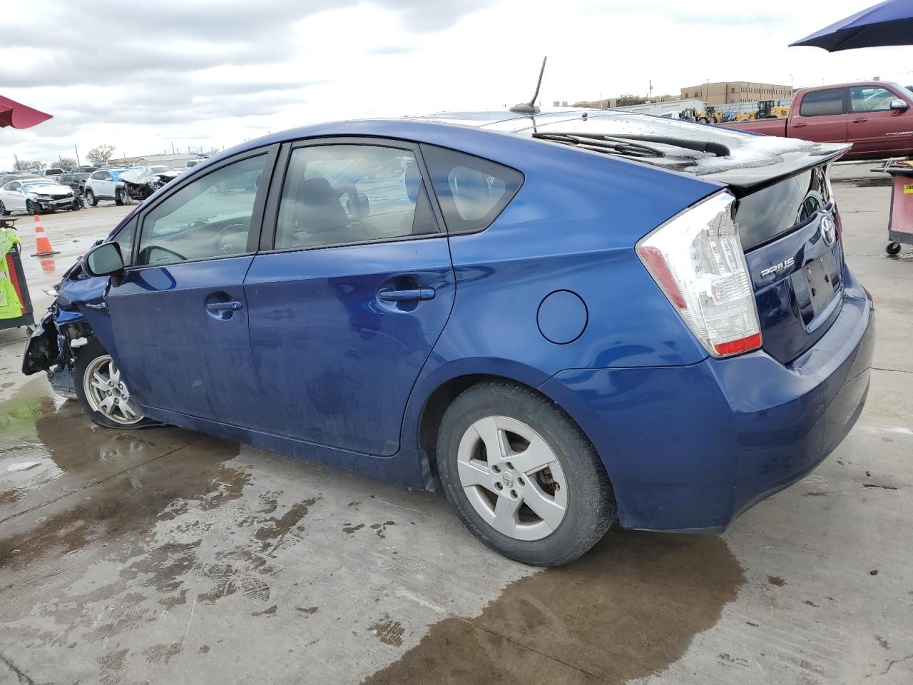 2011 Toyota Prius - Image 2