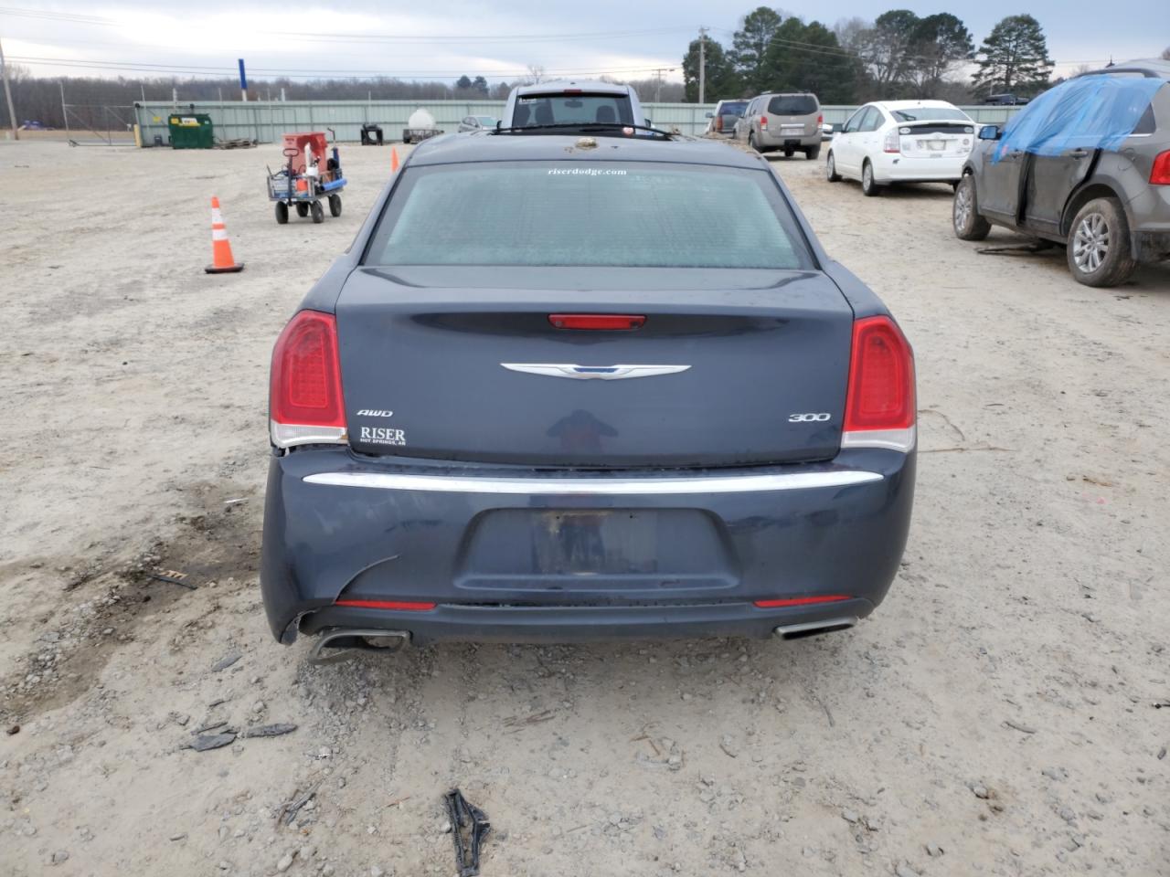 2016 Chrysler 300 - Image 6