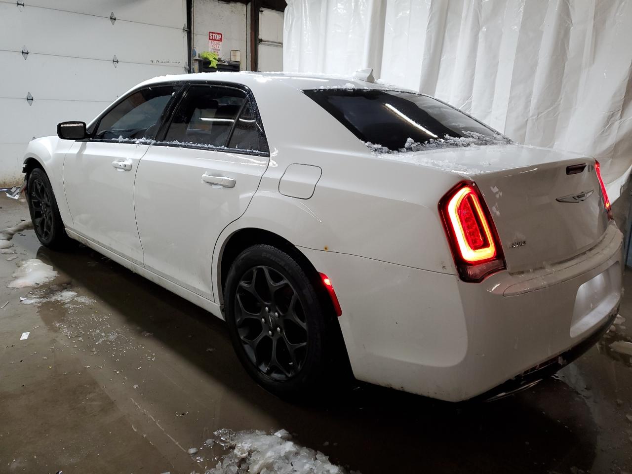 2019 Chrysler 300 - Image 2