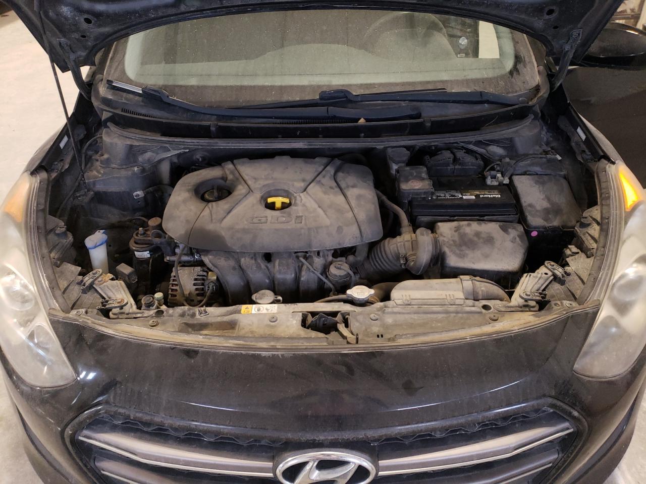 2016 Hyundai Elantra - Image 11